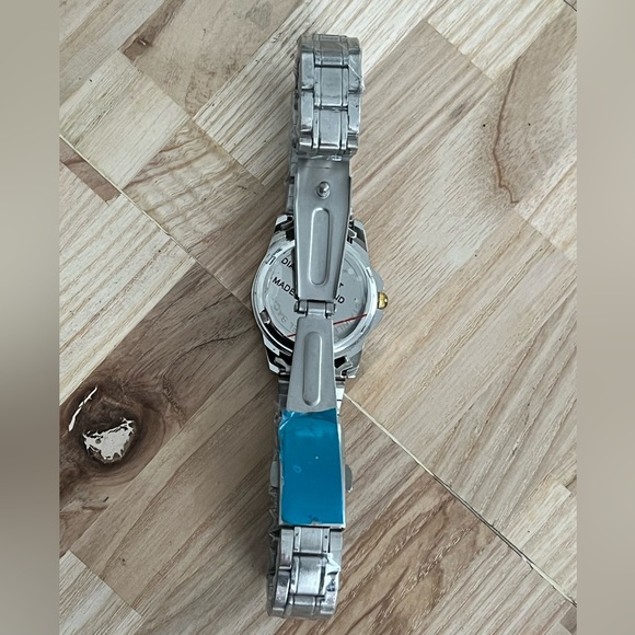 Milano Expressions Ladies Watch Stainless Bracelet White Dial Gold Tone Hands - Picture 8 of 11